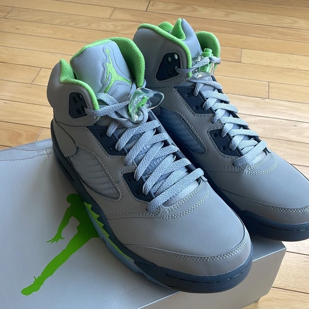 AUTHENTIC RARE  MENS JORDAN RETRO SILVER GREEN GREY SNEAKERS *NIB* SIZE 9.5
